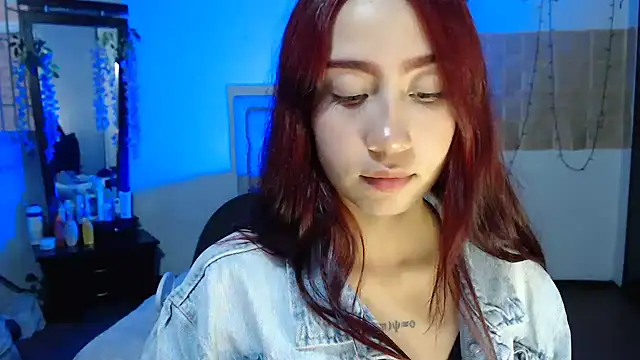 Snapshot of evali16 chatting on 11/14/25, 10:40 evali16 online show from 11/14/25, 10:40