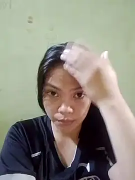 Snapshot of missluvv chatting on 10/17/25, 01:35 missluvv online show from 10/17/25, 01:35