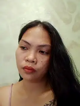 Snapshot of missluvv chatting on 04/13/26, 04:51 missluvv online show from 04/13/26, 04:51