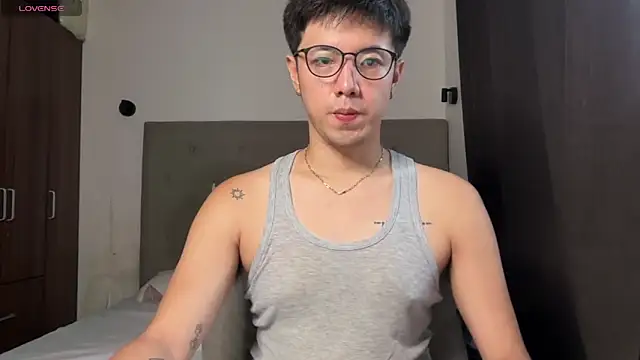 Snapshot of Addictiveboi chatting on 05/15/26, 03:35 Addictiveboi online show from 05/15/26, 03:35