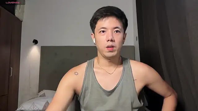Snapshot of Addictiveboi chatting on 05/16/26, 02:19 Addictiveboi online show from 05/16/26, 02:19