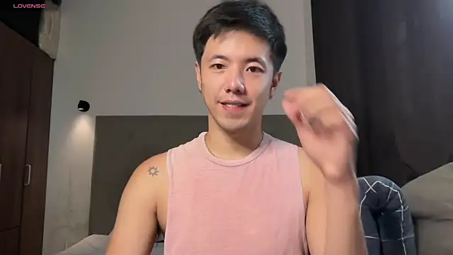 Snapshot of Addictiveboi chatting on 05/17/26, 01:25 Addictiveboi online show from 05/17/26, 01:25