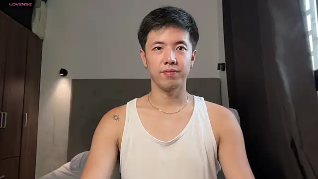 Snapshot of Addictiveboi chatting on 05/20/26, 03:34 Addictiveboi online show from 05/20/26, 03:34