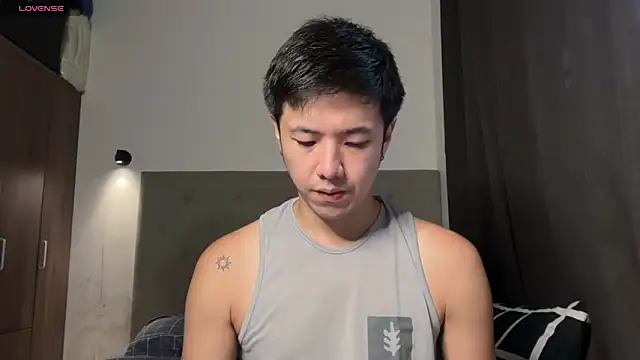 Snapshot of Addictiveboi chatting on 06/18/26, 03:07 Addictiveboi online show from 06/18/26, 03:07