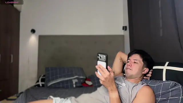 Snapshot of Addictiveboi chatting on 07/08/26, 06:07 Addictiveboi online show from 07/08/26, 06:07
