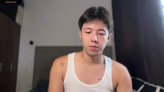 Snapshot of Addictiveboi chatting on 07/15/26, 03:12 Addictiveboi online show from 07/15/26, 03:12