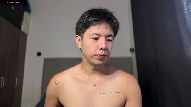 Snapshot of Addictiveboi chatting on 07/18/26, 02:27 Addictiveboi online show from 07/18/26, 02:27