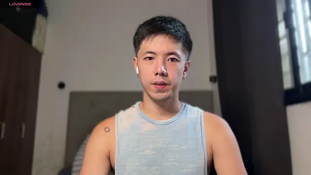Snapshot of Addictiveboi chatting on 07/24/26, 03:37 Addictiveboi online show from 07/24/26, 03:37
