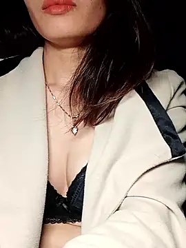 Hinna x online show from 11/22/25, 08:19