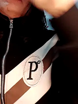 Snapshot of Hinna_x chatting on 02/13/26, 03:35 Hinna x online show from 02/13/26, 03:35