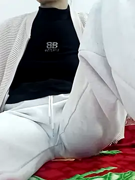 Snapshot of Hinna_x chatting on 02/15/26, 07:51 Hinna x online show from 02/15/26, 07:51