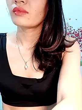 Snapshot of Hinna_x chatting on 04/18/26, 10:21 Hinna x online show from 04/18/26, 10:21