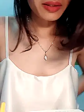 Snapshot of Hinna_x chatting on 05/05/26, 10:18 Hinna x online show from 05/05/26, 10:18