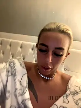 EllieMaeBaby online show from 11/11/25, 08:31