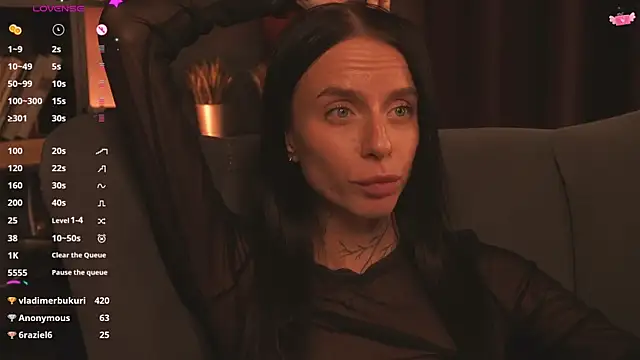 livia starwars online show from 11/14/25, 09:30