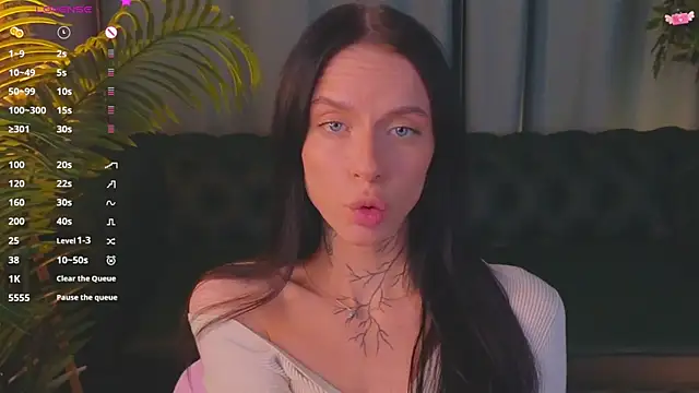 livia starwars online show from 11/16/25, 09:53