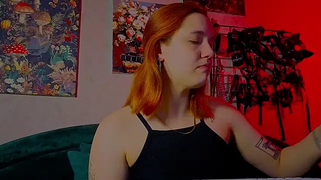 Snapshot of the_high_priestess chatting on 04/25/26, 02:58 the high priestess online show from 04/25/26, 02:58