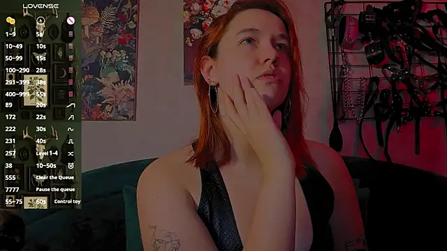 Snapshot of the_high_priestess chatting on 04/28/26, 04:50 the high priestess online show from 04/28/26, 04:50