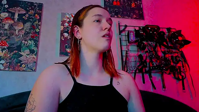 Snapshot of the_high_priestess chatting on 05/18/26, 05:02 the high priestess online show from 05/18/26, 05:02