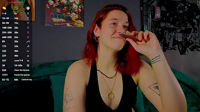 Snapshot of the_high_priestess chatting on 06/07/26, 02:48 the high priestess online show from 06/07/26, 02:48
