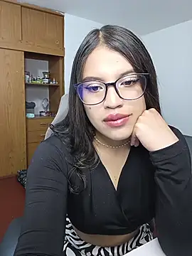 asumi 18 online show from 10/08/25, 09:40