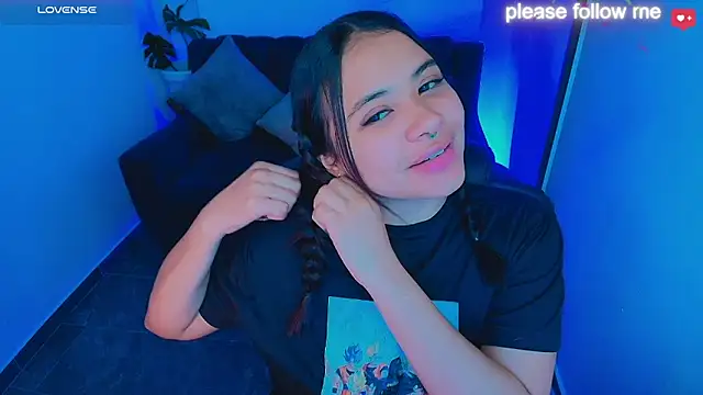 nicemiiaa7  online show from 03/18/26, 06:22