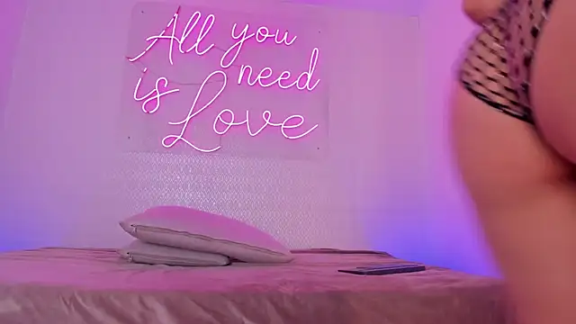 aleksandramiller  online show from 05/15/26, 05:14