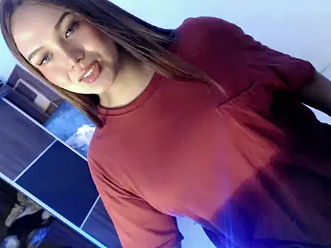 Snapshot of Sweet_angelinax chatting on 10/13/25, 05:18 Sweet angelinax online show from 10/13/25, 05:18