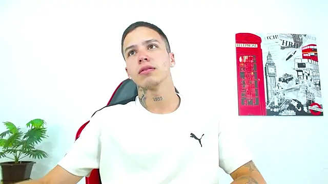 Cumandres18 online show from 04/17/26, 03:04