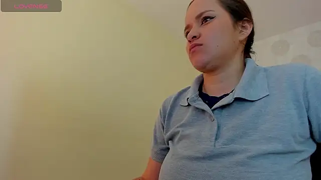 Snapshot of GIANAMILLER6 chatting on 10/20/25, 12:16 GIANAMILLER6 online show from 10/20/25, 12:16