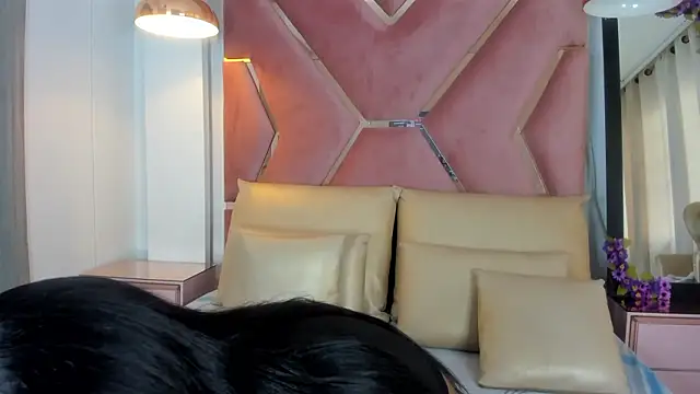 YallianaBrooks online show from 02/02/26, 08:18