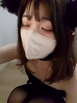 Snapshot of Sakura-japanese- chatting on 10/19/25, 12:11 Sakura-japanese- online show from 10/19/25, 12:11