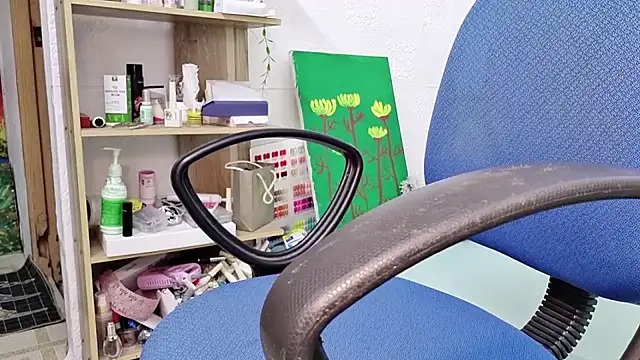 Snapshot of MichiLovely chatting on 09/30/25, 01:10 MichiLovely online show from 09/30/25, 01:10