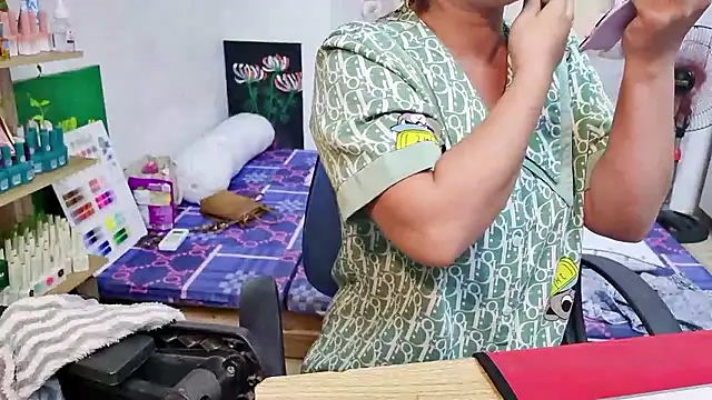 Snapshot of MichiLovely chatting on 10/30/25, 08:20 MichiLovely online show from 10/30/25, 08:20