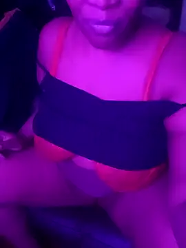 Snapshot of Nisha_Benz chatting on 09/22/25, 08:00 Nisha Benz online show from 09/22/25, 08:00