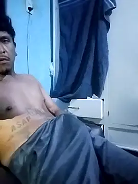 Snapshot of negromaussm chatting on 10/07/25, 07:49 negromaussm online show from 10/07/25, 07:49