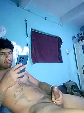 Snapshot of negromaussm chatting on 10/20/25, 01:06 negromaussm online show from 10/20/25, 01:06