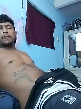 Snapshot of negromaussm chatting on 10/31/25, 09:10 negromaussm online show from 10/31/25, 09:10