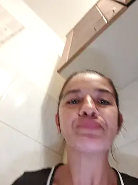 Snapshot of alinaalinutzq chatting on 10/04/25, 07:56 alinaalinutzq online show from 10/04/25, 07:56