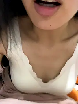 MengMeng0515 online show from 11/28/25, 12:52