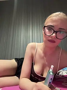 Larra69 online show from 06/04/26, 05:41