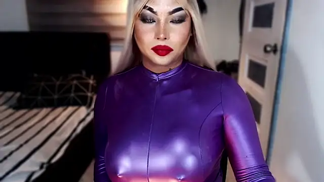 xTrixieMae online show from 01/14/26, 09:04