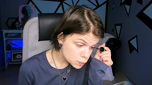 EllieMurler online show from 10/10/25, 09:08