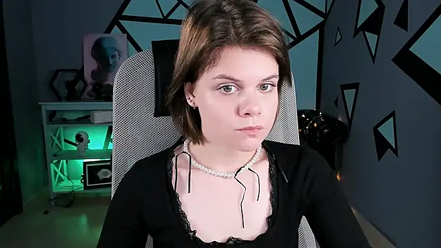 EllieMurler online show from 11/20/25, 09:09