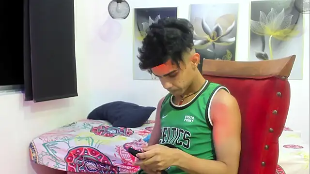 Violet Dream2 online show from 04/18/26, 12:36