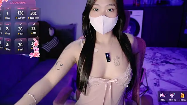 Snapshot of Phuong_Bee chatting on 05/28/26, 02:36 Phuong Bee online show from 05/28/26, 02:36
