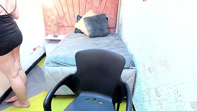 Kiara Cruz   online show from 03/07/26, 08:50