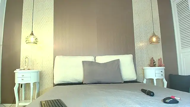 Tiifany Baker online show from 10/14/25, 08:20