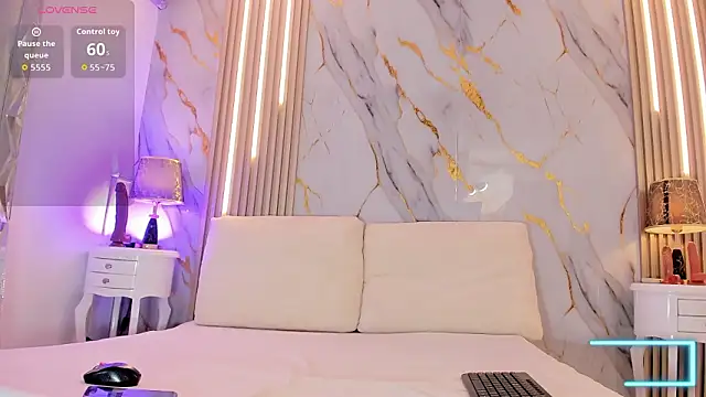 Tiifany Baker online show from 03/18/26, 07:50