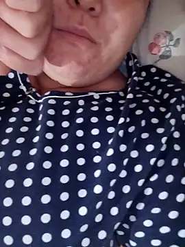 Uzhili online show from 10/28/25, 06:43